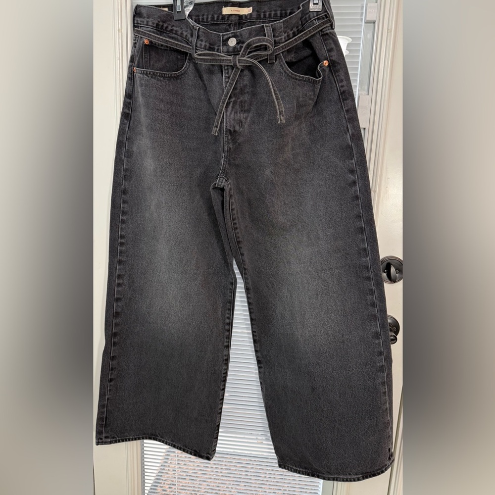 Levi's Wide XL Straight Leg jeans, Washed Black, size 32